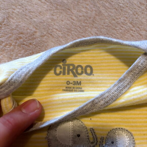 Baby Gown & Sleeper Lot 0–3M – Carter’s, Cloud Island, Circo – Neutral Elephant - Picture 3 of 14